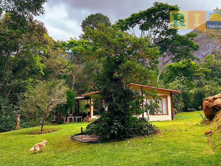 Refúgio em Araras: Seu Encontro Romântico na Serra